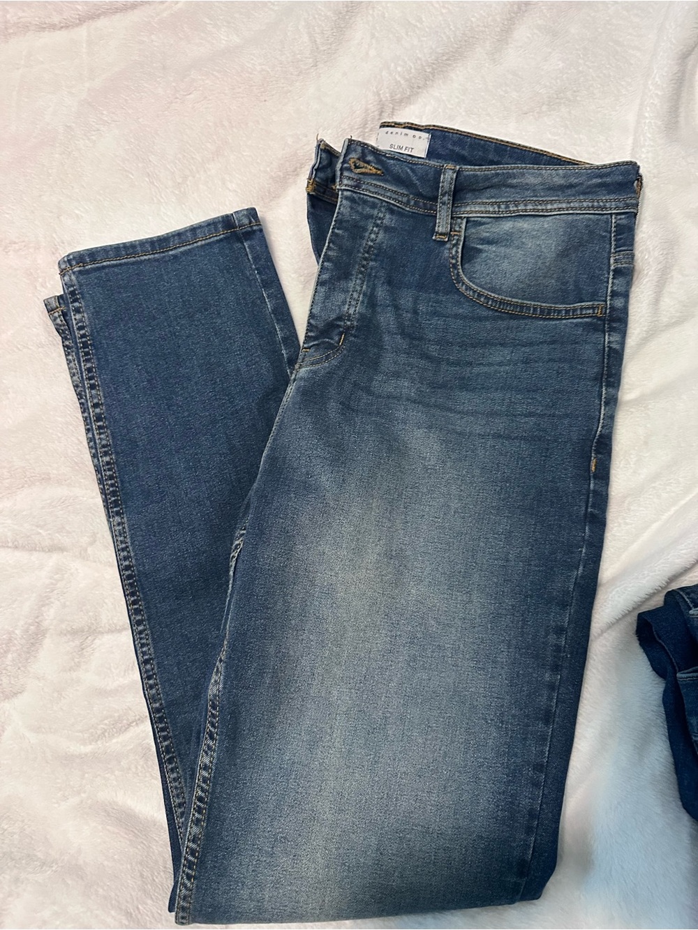 Denim&Co Men's Slim Stretch Jeans in Medium Blue Wash
